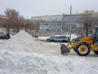 В Рязани продолжаются работы по уборке города от снега