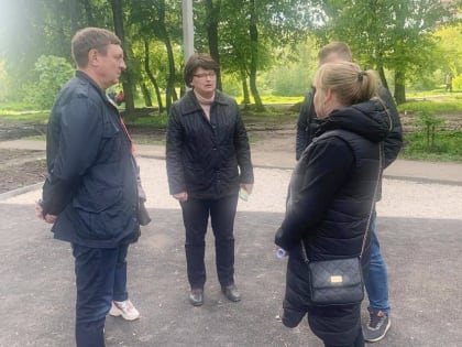 Сергей Еремин проконтролировал ход благоустройства Новопавловской рощи