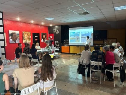 В Рязани прошли общественные обсуждения реконструкции кинотеатра «Октябрь»