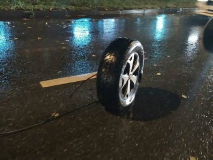 В Казани пьяная автоледи «убила» каршеринговый автомобиль