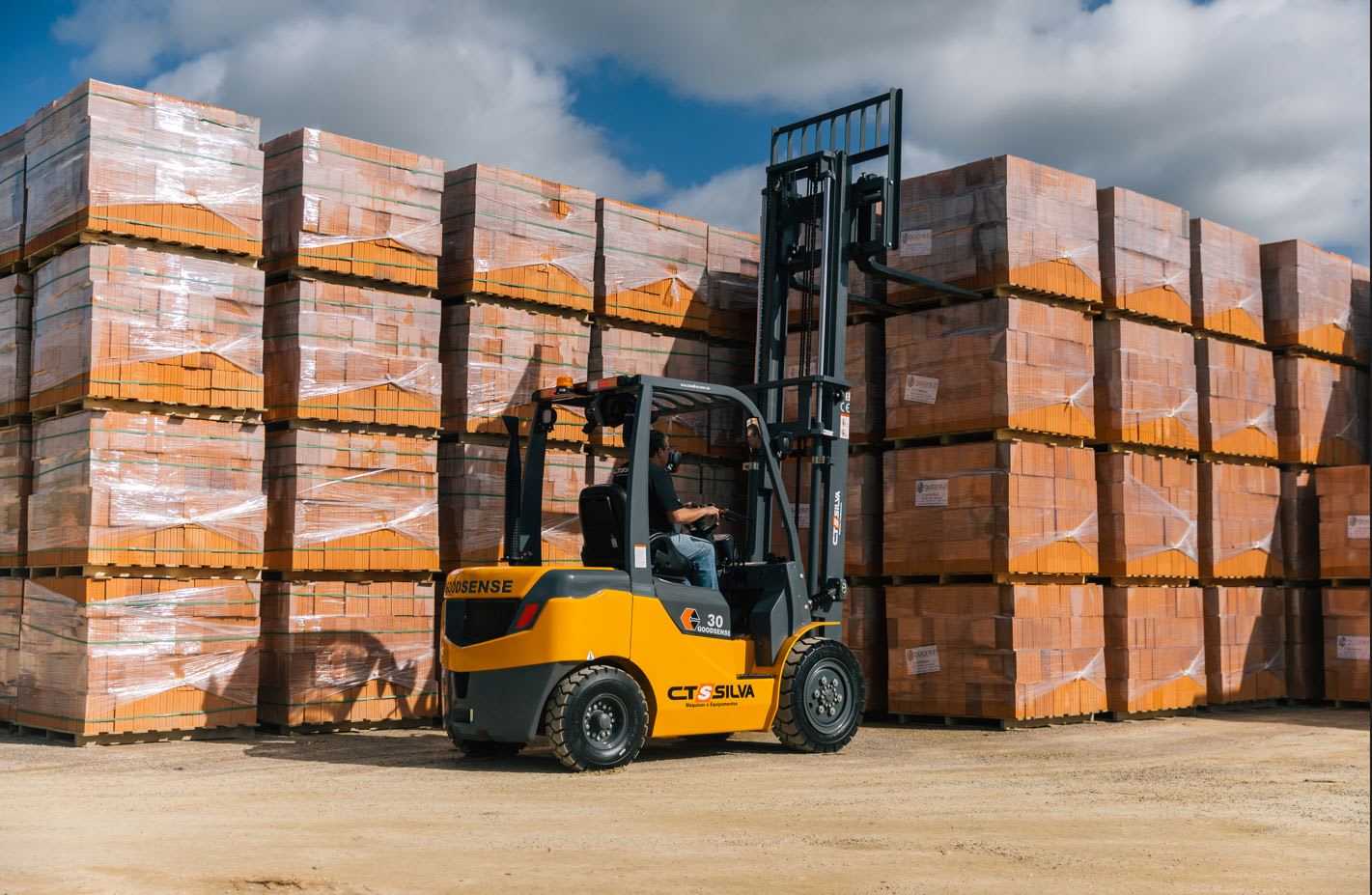 Empilhadeira Contrabalançada Série G de 1.500Kg a 3.500kg