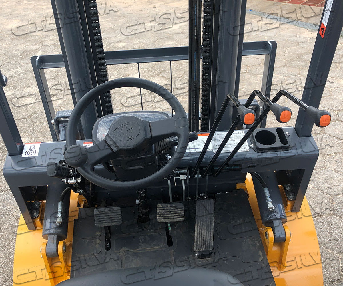 Empilhadeira Contrabalançada Série T de 3.000Kg a 4.000kg