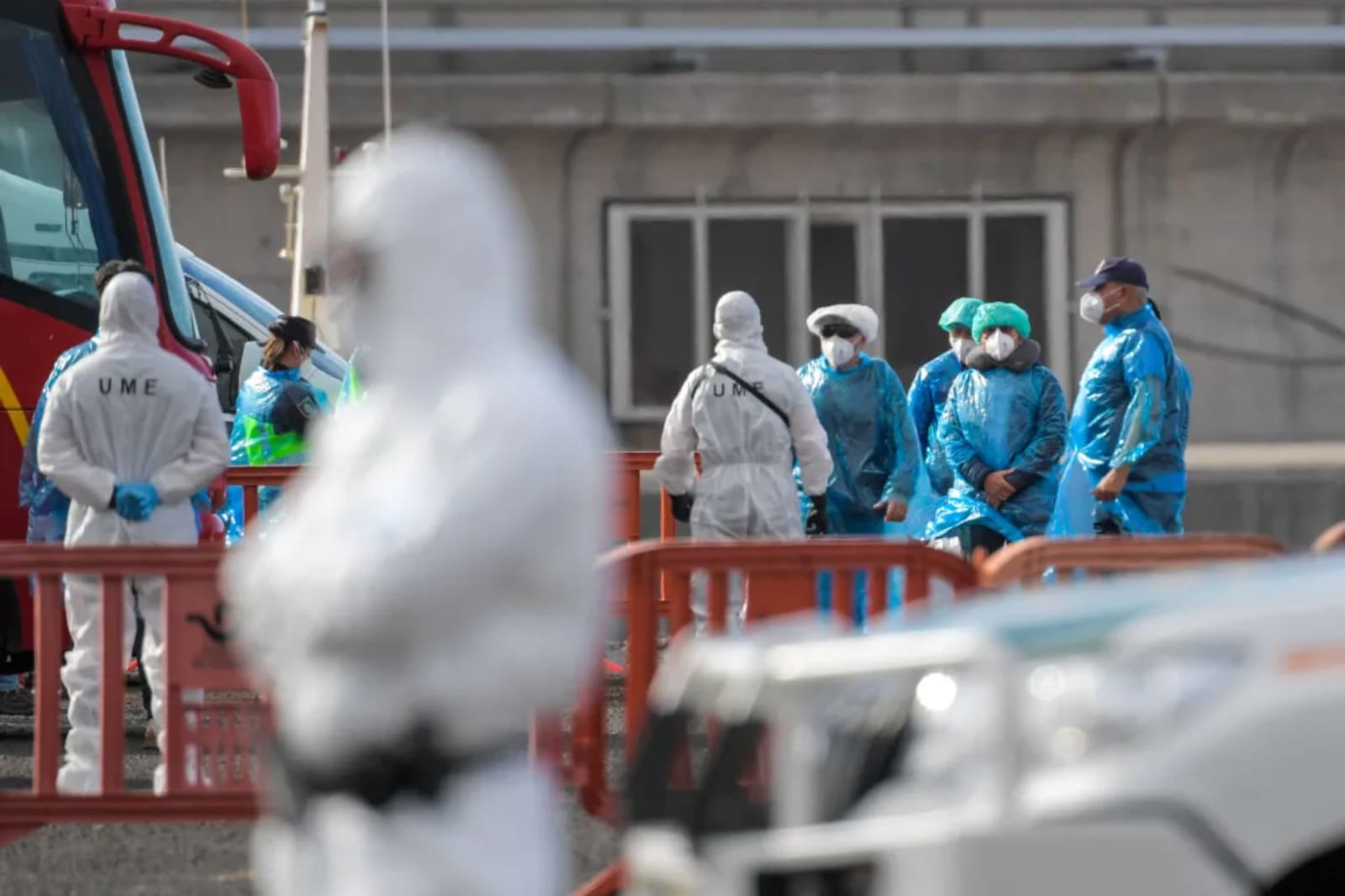 Americans Stranded on Hantavirus-Stricken Cruise Ship Await Evacuation