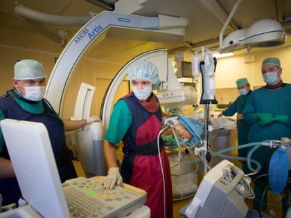 Красноярские хирурги успешно провели редкую операцию на сердце 52-летнему мужчине