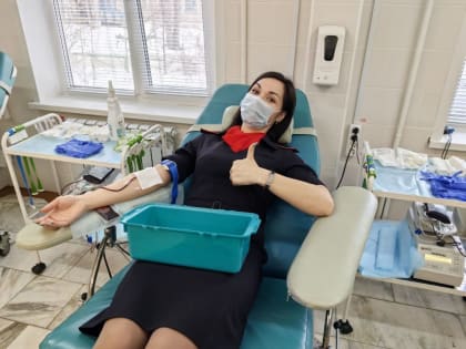 В Ачинске полицейские, ветераны и общественники пополнили банк донорской крови на восемь литров