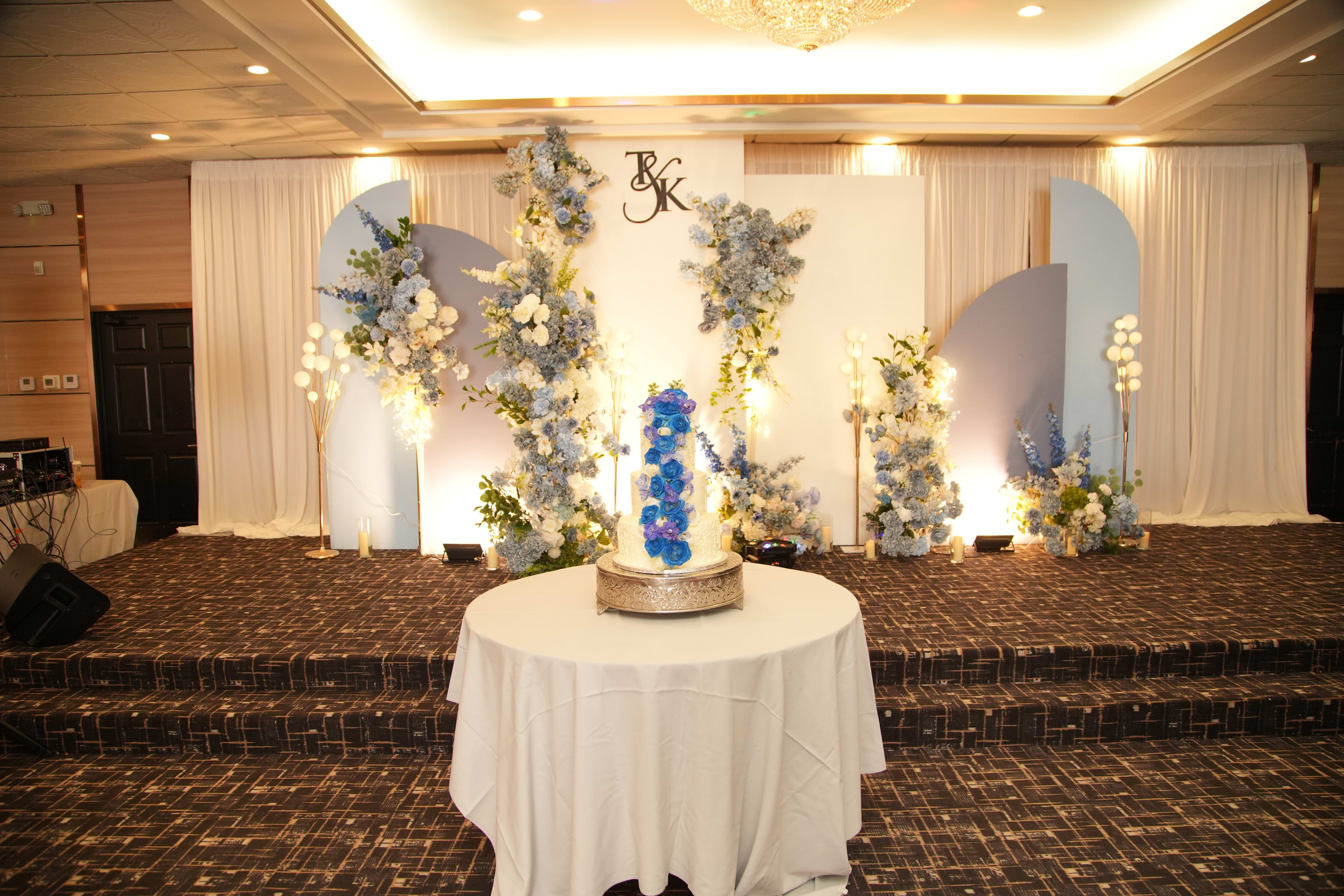 01-tiec-dam-cuoi_lbbsnk