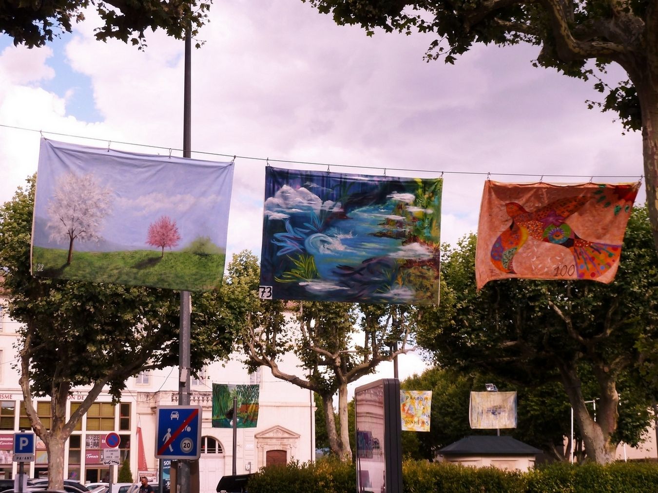 EXPOSITION DE L'OEUVRE DE NADIA - Un petit coin de paradis - Festival Les Papillons de Carpentras.JPG