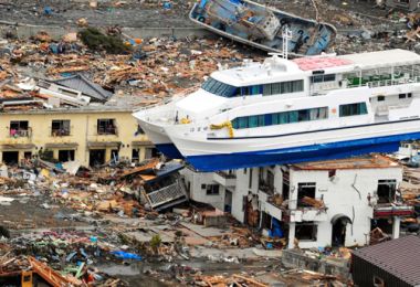Rare Video: Tōhoku Tsunami | National Geographic Society