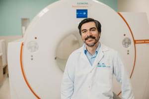 Dr. Carlos Uribe