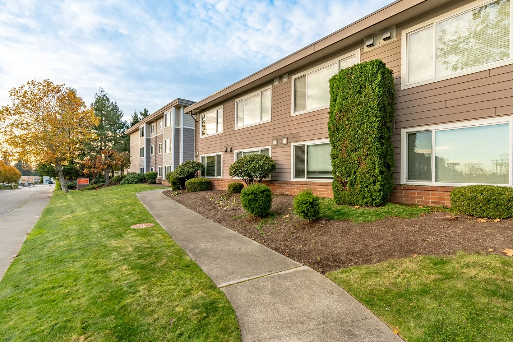 Crossroads Garden Apartments