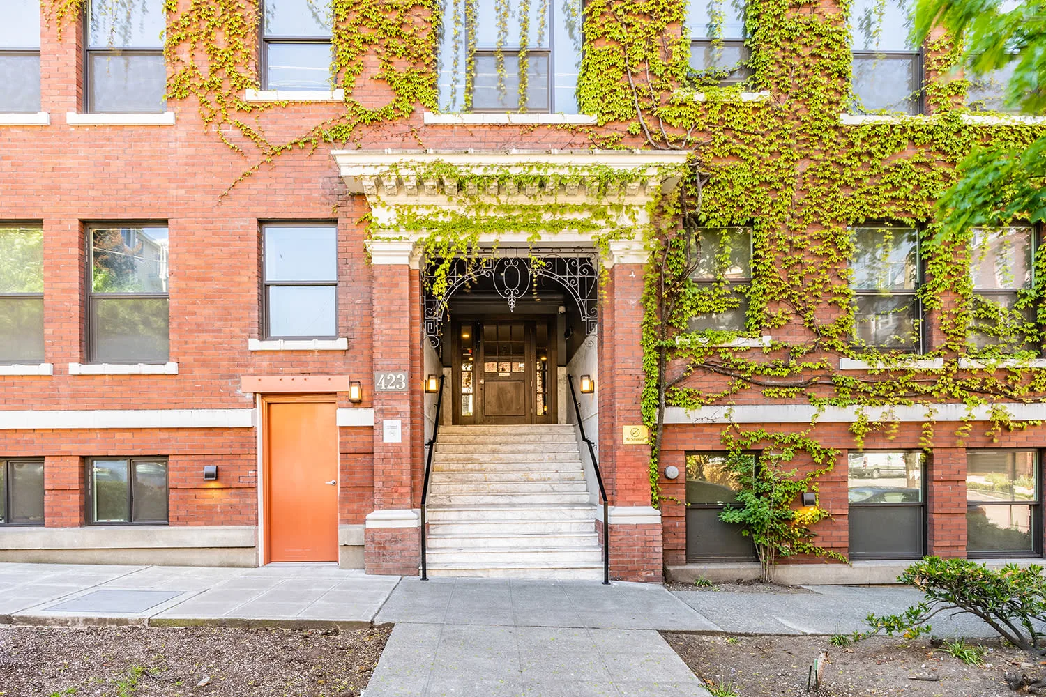 423 Terry Apartments