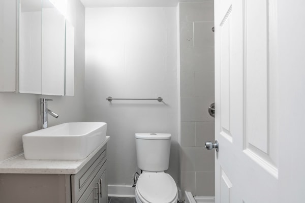 Full Bathrooms