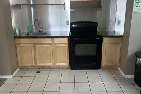 Shared Kitchen & Laundry