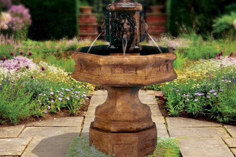 Classic Lion Fountain