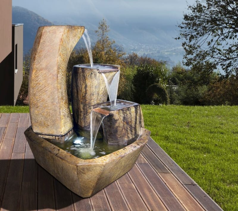 Curving Vessels Fountain