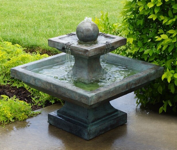 Equinox Fountain With Plume Light