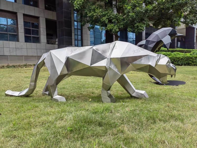 Leopard Sculpture