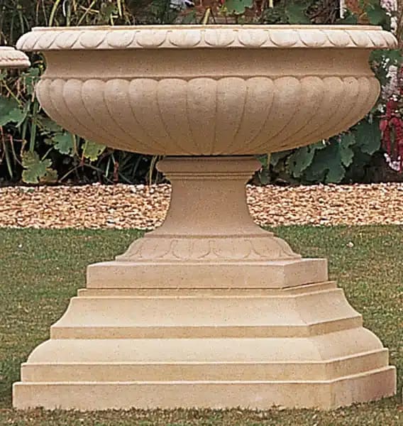 Large Winslow Pedestal