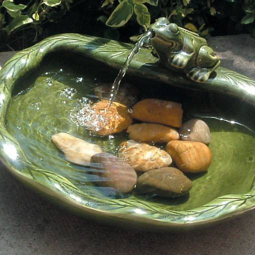 Ceramic Frog Solar Fountain