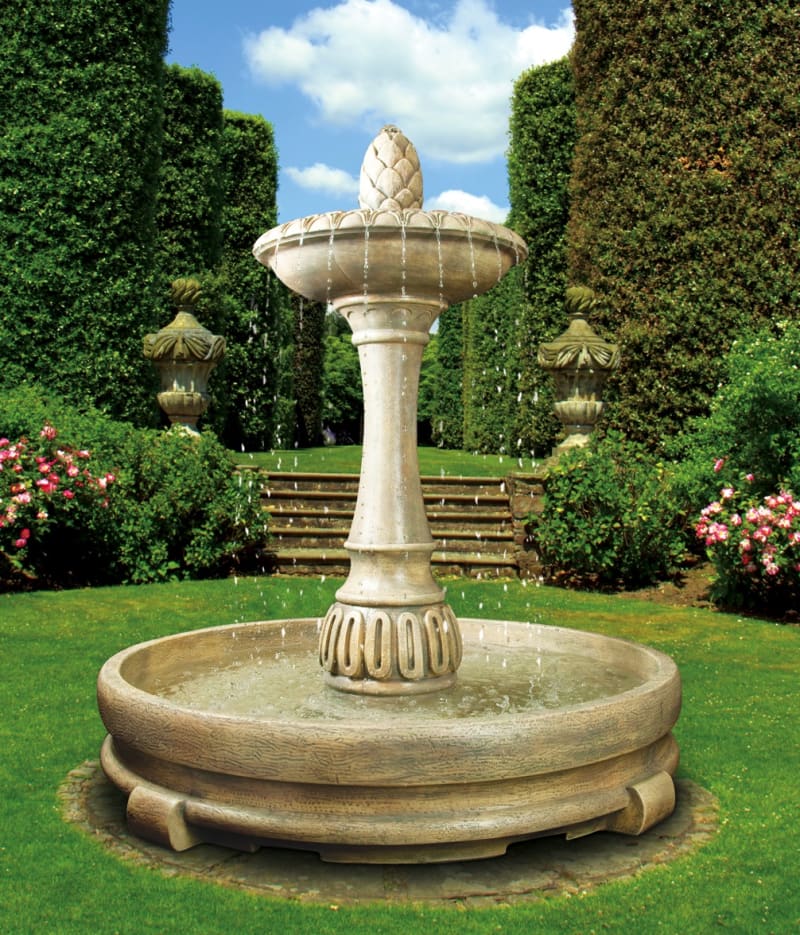 Riviera Fountain in Rondo Pool