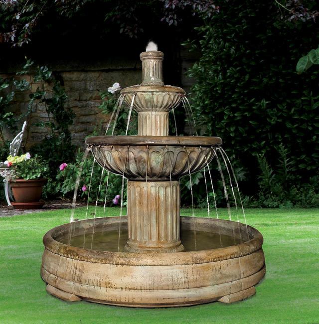 Fluted Fountain in Grando Pool