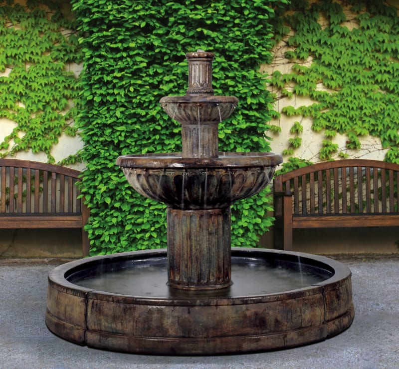 Fluted Fountain in Valencia Pool