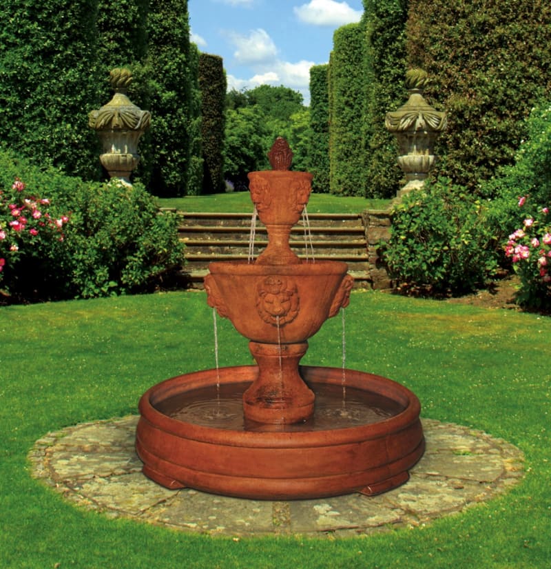 Medium Two-Tier Leonesco Fountain in Grando Pool