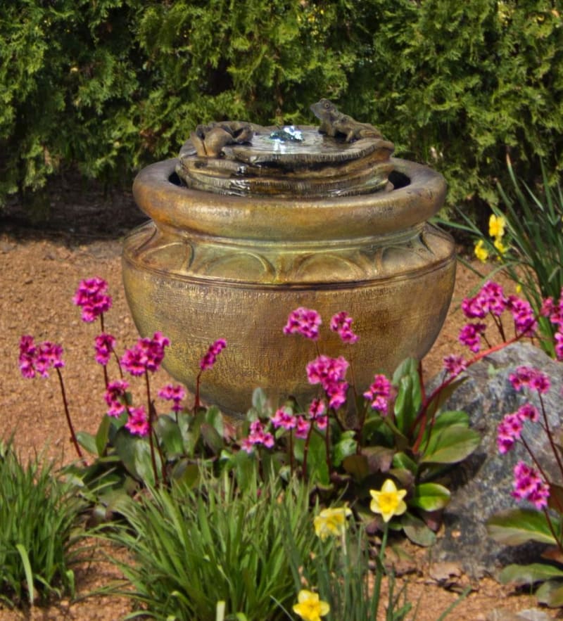 New Frogs Patio Bubbler Fountain