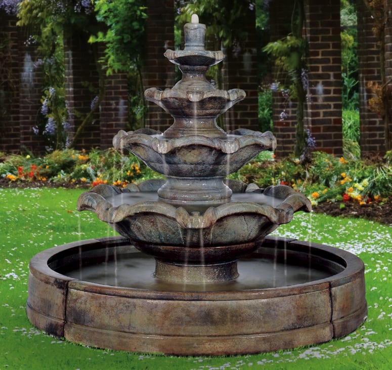 Quattro Tier in Valencia Fountain