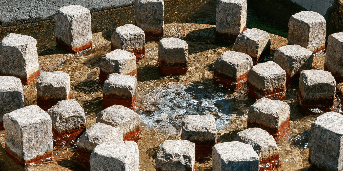 252.1.Weird-Canadian-Fountain