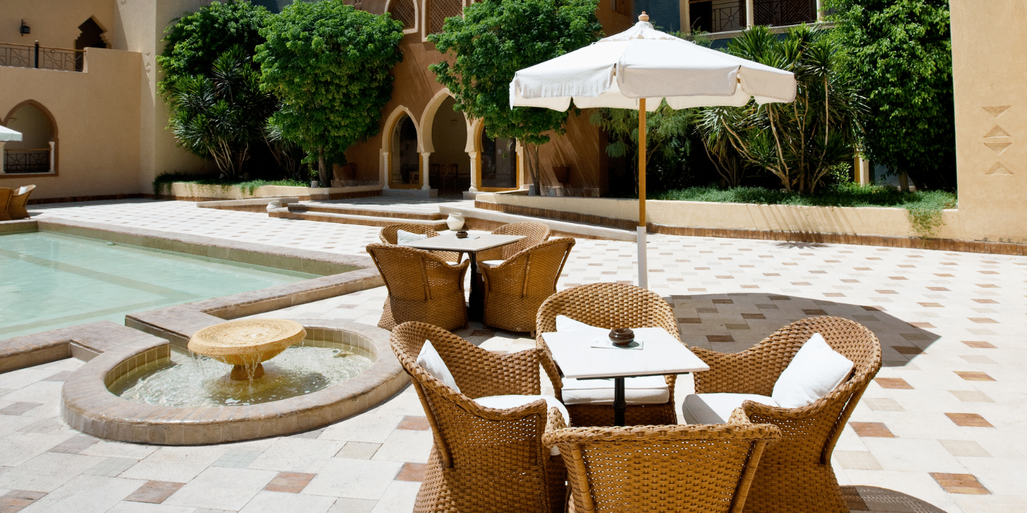 Outdoor-living-space-fountain