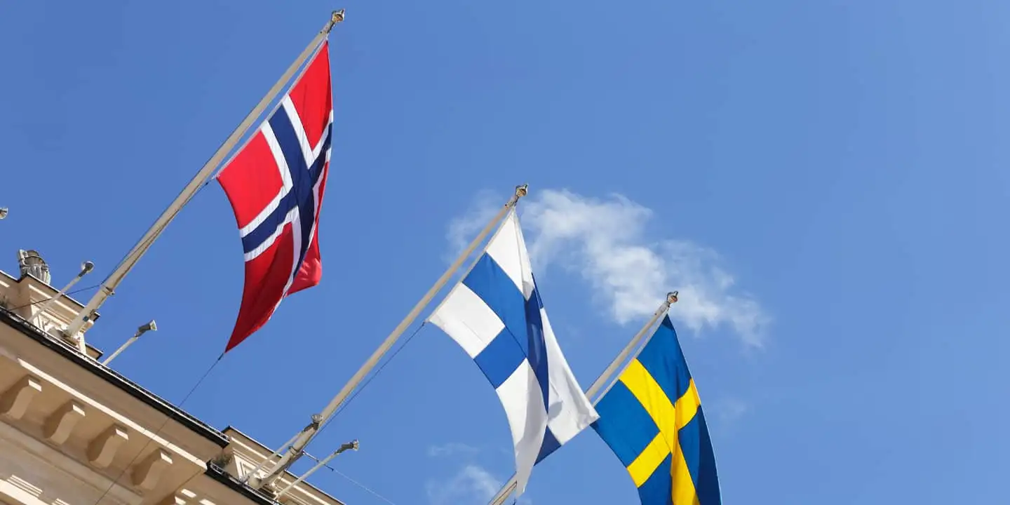 37.1.Nordic Flags
