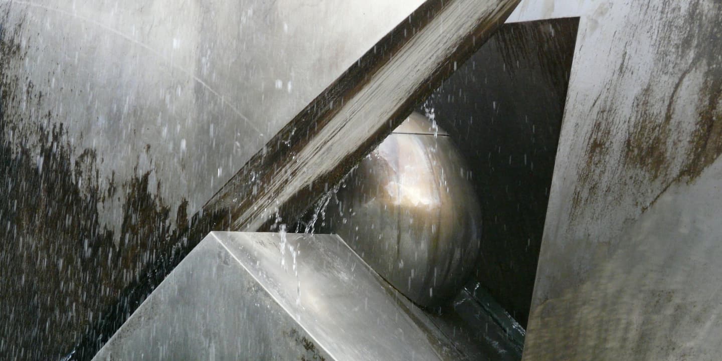 5.1.metal fountain