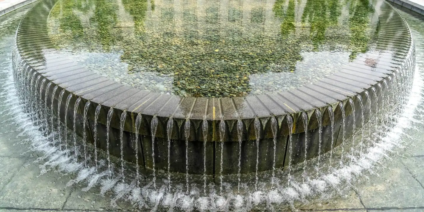 27.1.fountain trends minimal