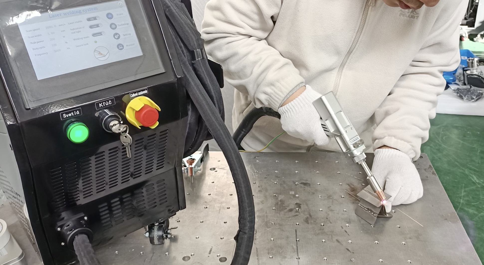 Porovnanie laserového zvárania a TIG