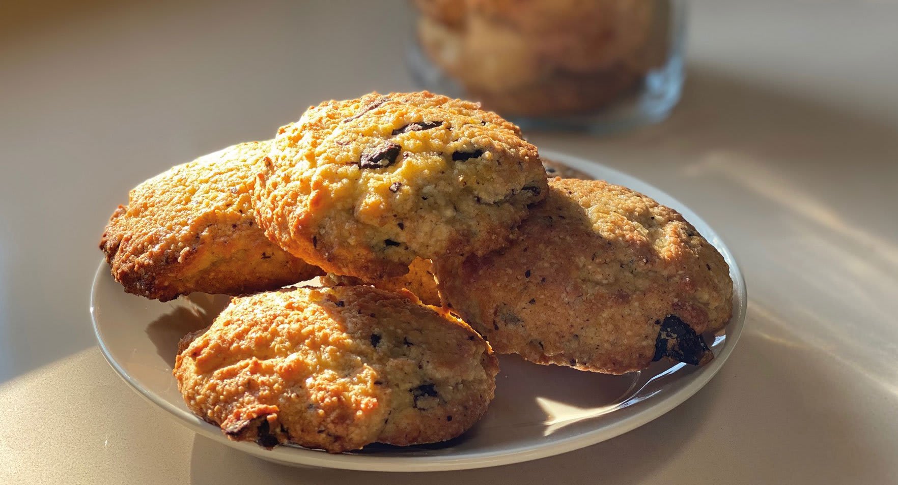 Galletas de sémola de maíz escairado, cardamomo y naranja