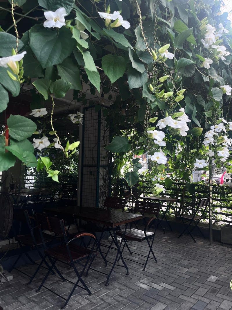 Pandhal Cafè & Deli Kadavanthra