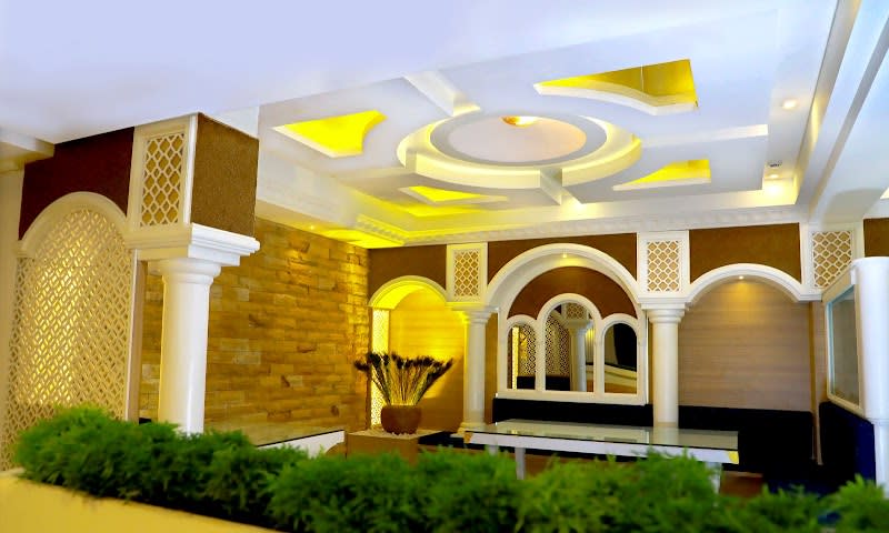 Kutties Residency