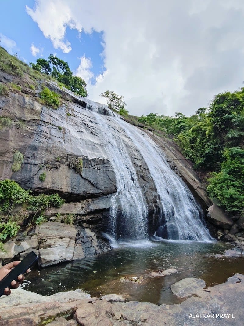 Maarikuthu Waterfalls