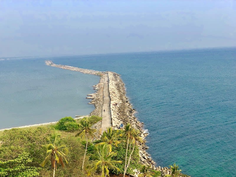Thangassery Beach