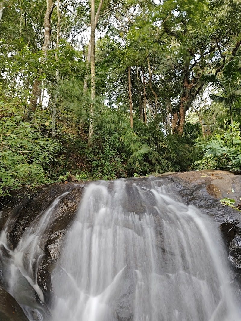 Kudilukuzhi Waterfalls