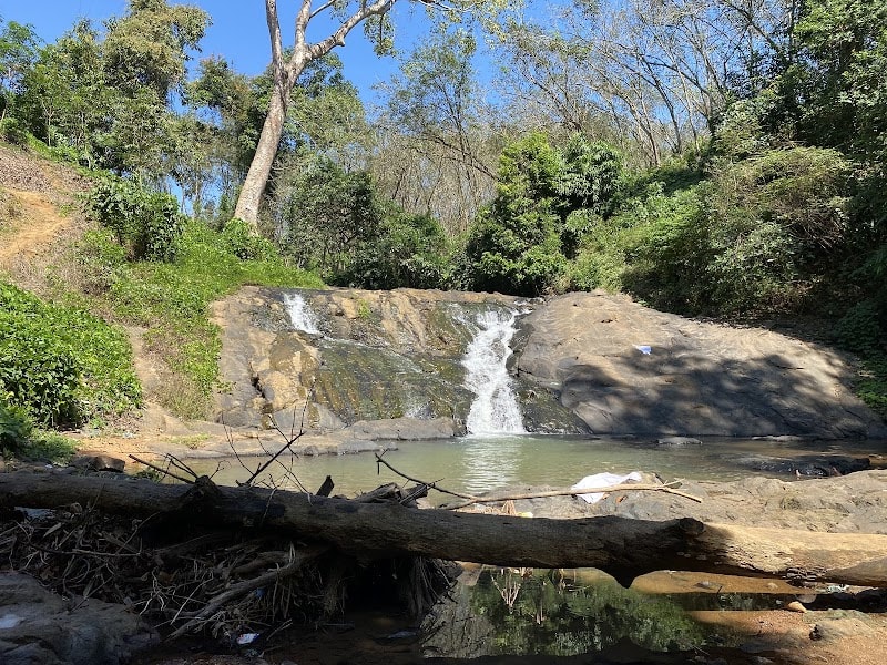 Orakuzhy Waterfalls