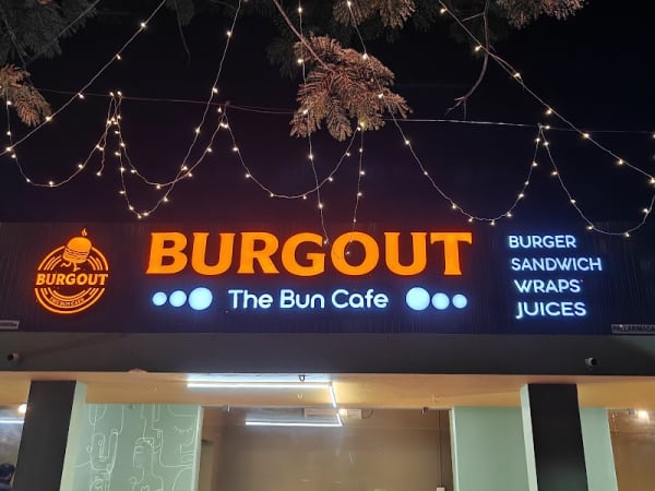 BURGOUT The Bun Cafe