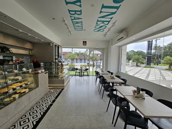 Loaves & Muffins Peringavu