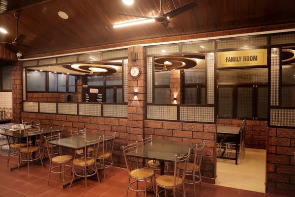 PUZHAYORAM ( Hotel New John's ) [ പുഴയോരം ( ഹോട്ടൽ ന്യൂ ജോൺസ് ) ]