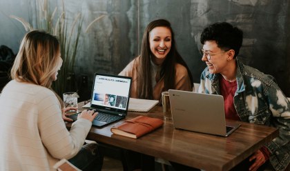 Warum sich die Zusammenarbeit mit studentischen Freelancer*innen lohnt