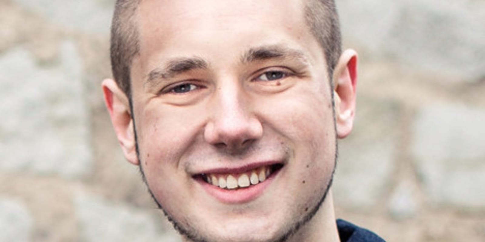 Simon · Simon hat während seines Studiums als Freelancer gearbeitet ...