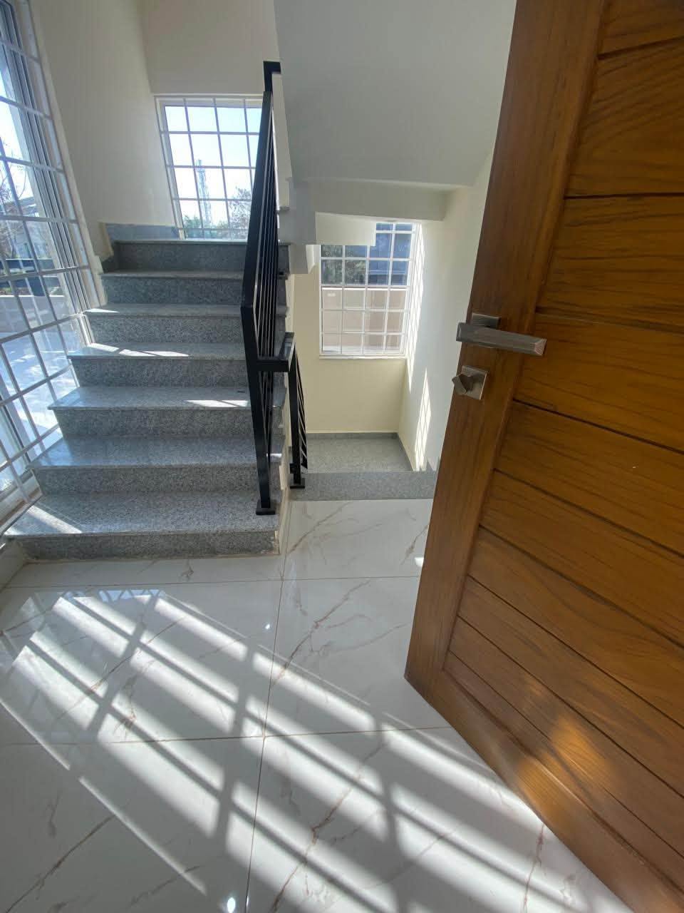 1 Kanal Upper Portion Available For Rent