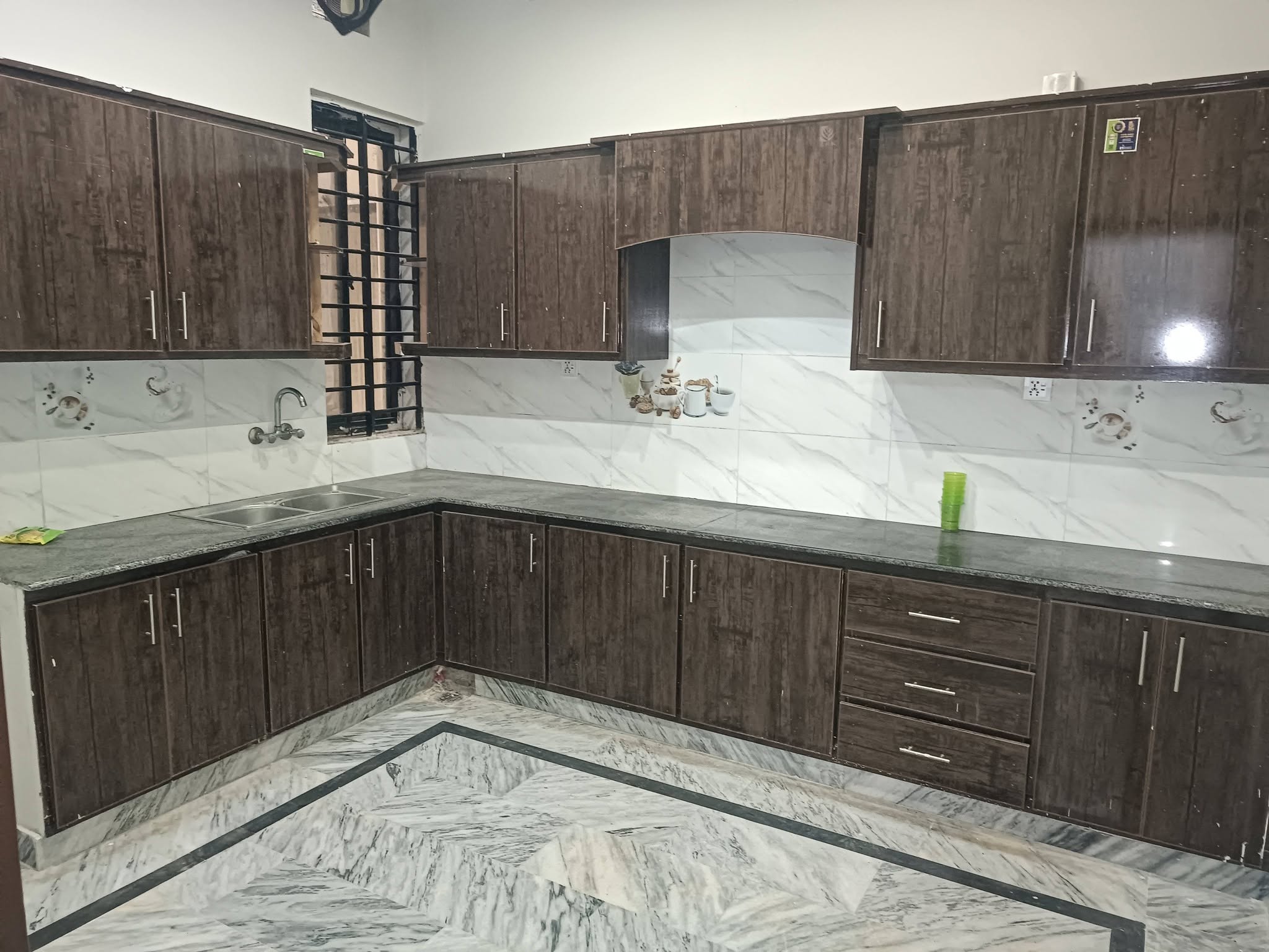 GROUND PORTION FOR RENT