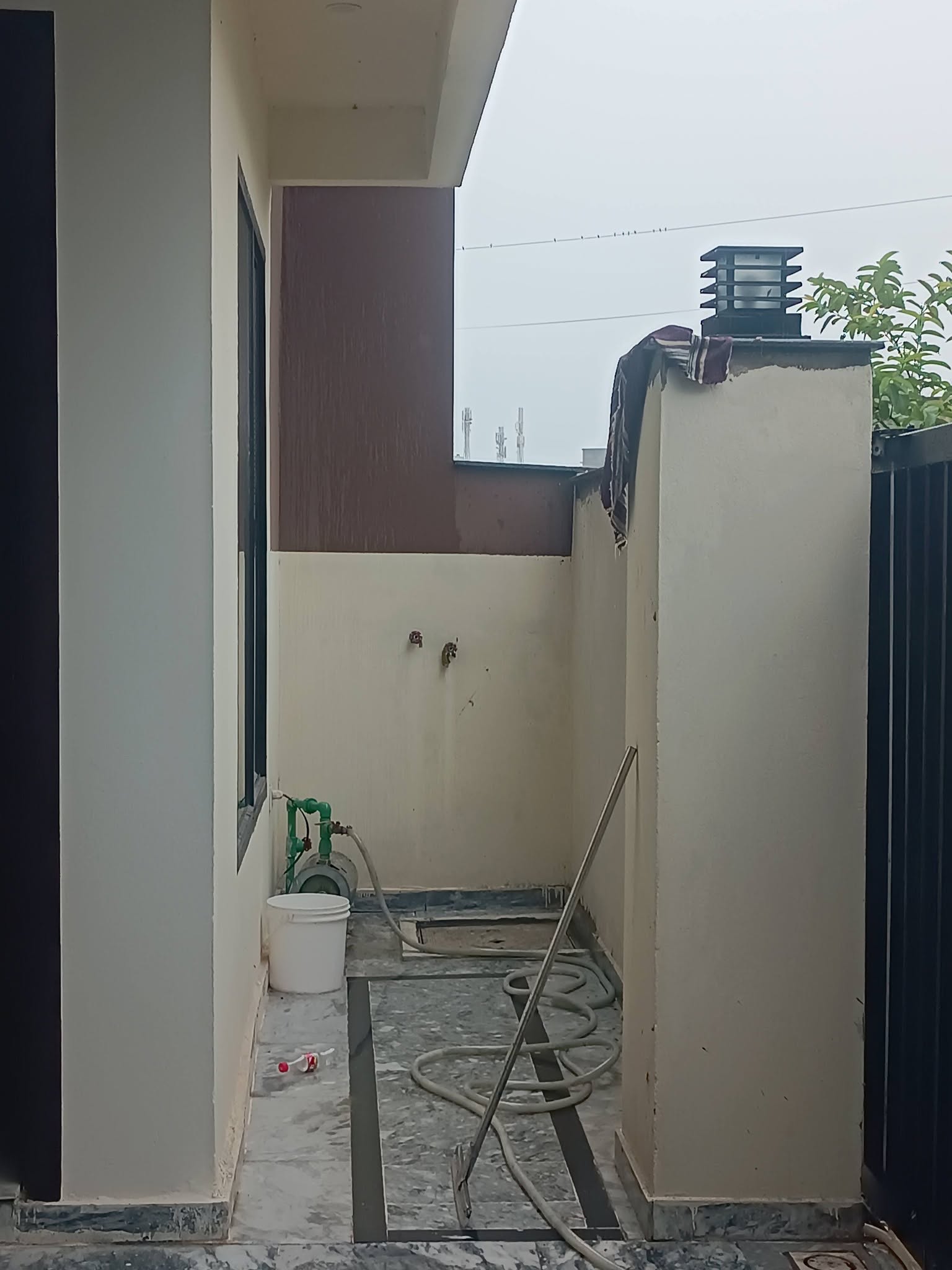 GROUND PORTION FOR RENT